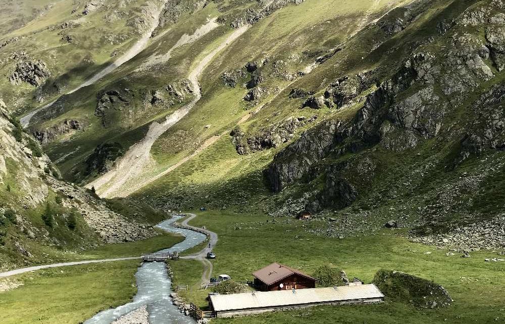 Von Gries im Ötztal e-biken zur Amberger Hütte